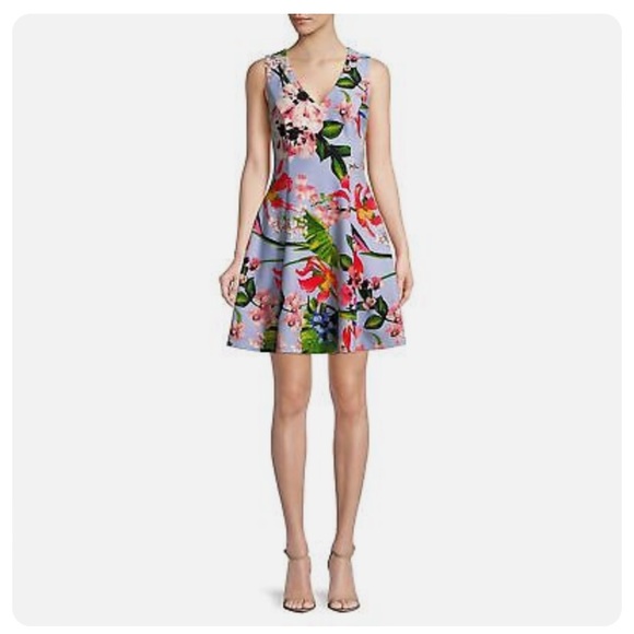 NWT Vince Camuto Sleeveless V-Neck Printed Scuba Fit and Flare Dress Size 6 - Picture 1 of 5